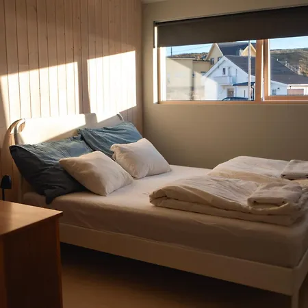 別荘 Sjovett - House By The *